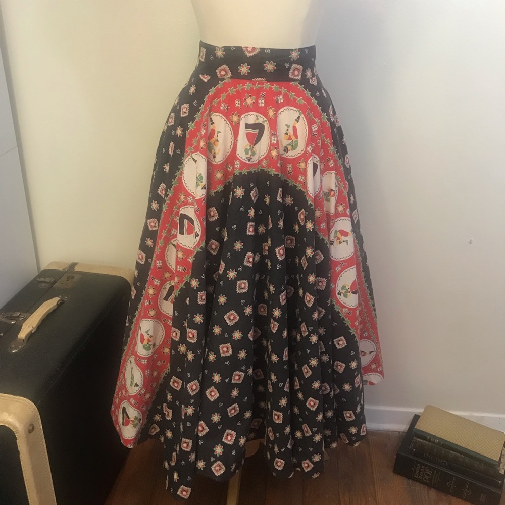 Vintage 1950s novelty print circle skirt
